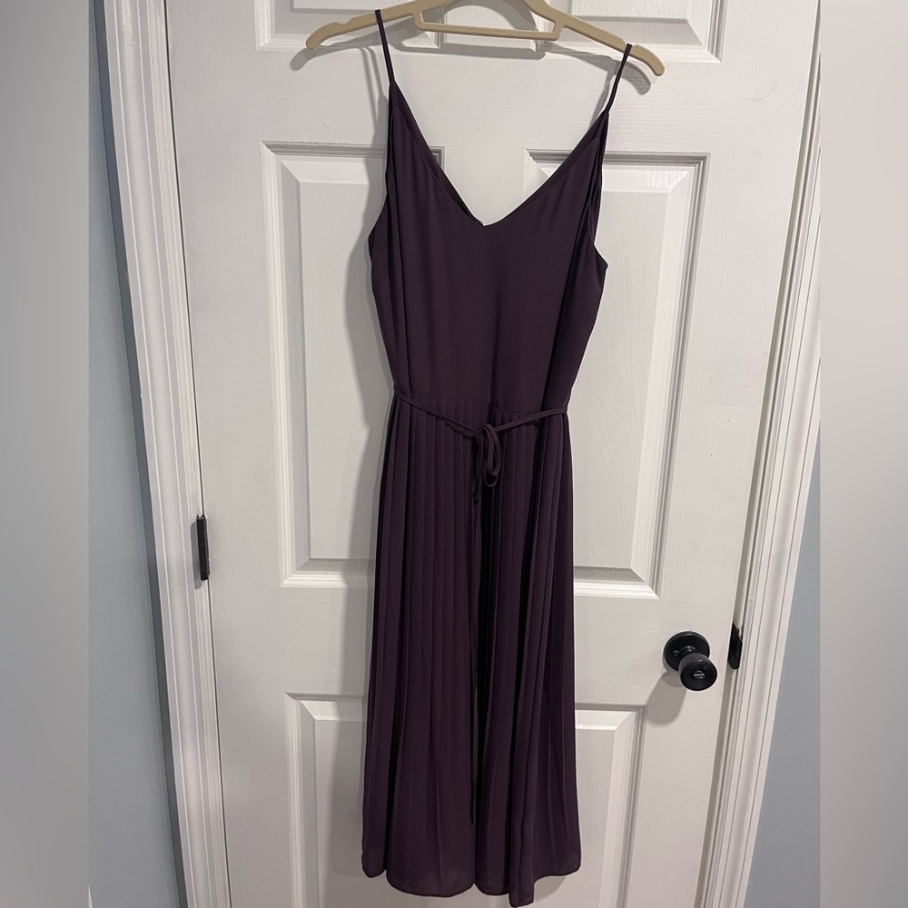 Purple Loft Dress. Sleeveless. Midi. Size Medium.